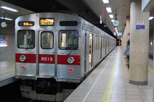 信州中野行きの普通列車